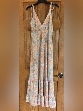 Paisley Tiered Maxi Dress. Size Medium/6. SHEIN